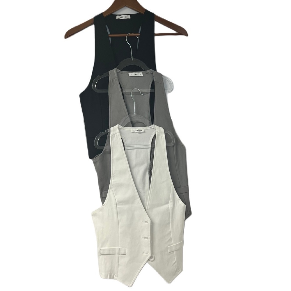 Bundle Woman's The Morgan Black, white, Gray, vest neutral That girl size small
